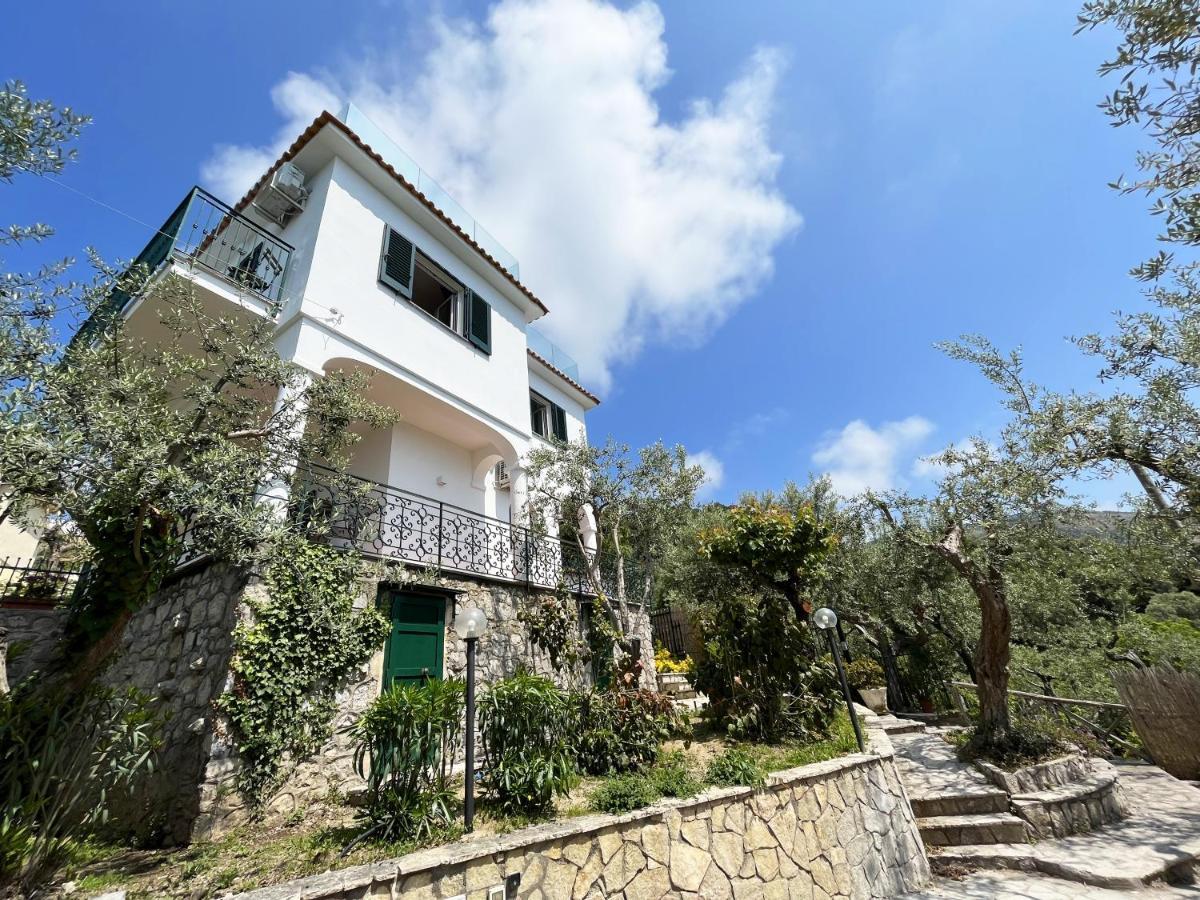 Villa Olimpia Nerano Buitenkant foto